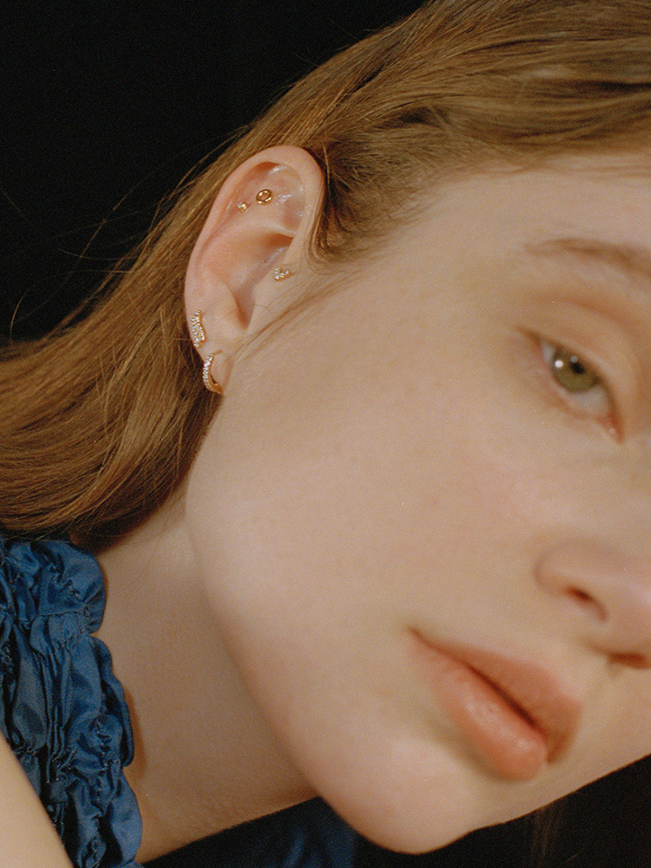 Velvet i 14K Guld - Skab din personlige stil med par øreringe fra Maria Black