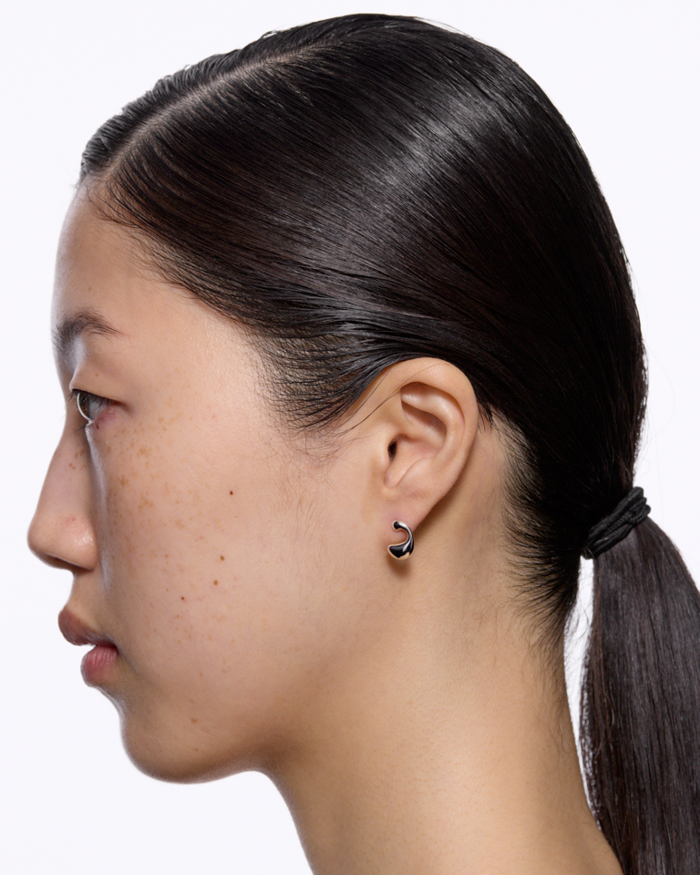 【yonc】マリアブラック　Schlesi Pierced Silver yonc】マリアブラック Schlesi Pierced Silver yonc】マリアブラック